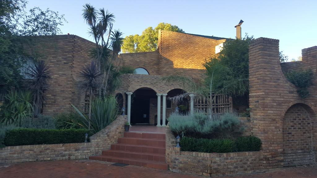 Le Bonheur Guest House Bloemfontein Exterior photo